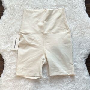 NWT Outdoor Voices Freeform 5” Short Milk Stone size XXS